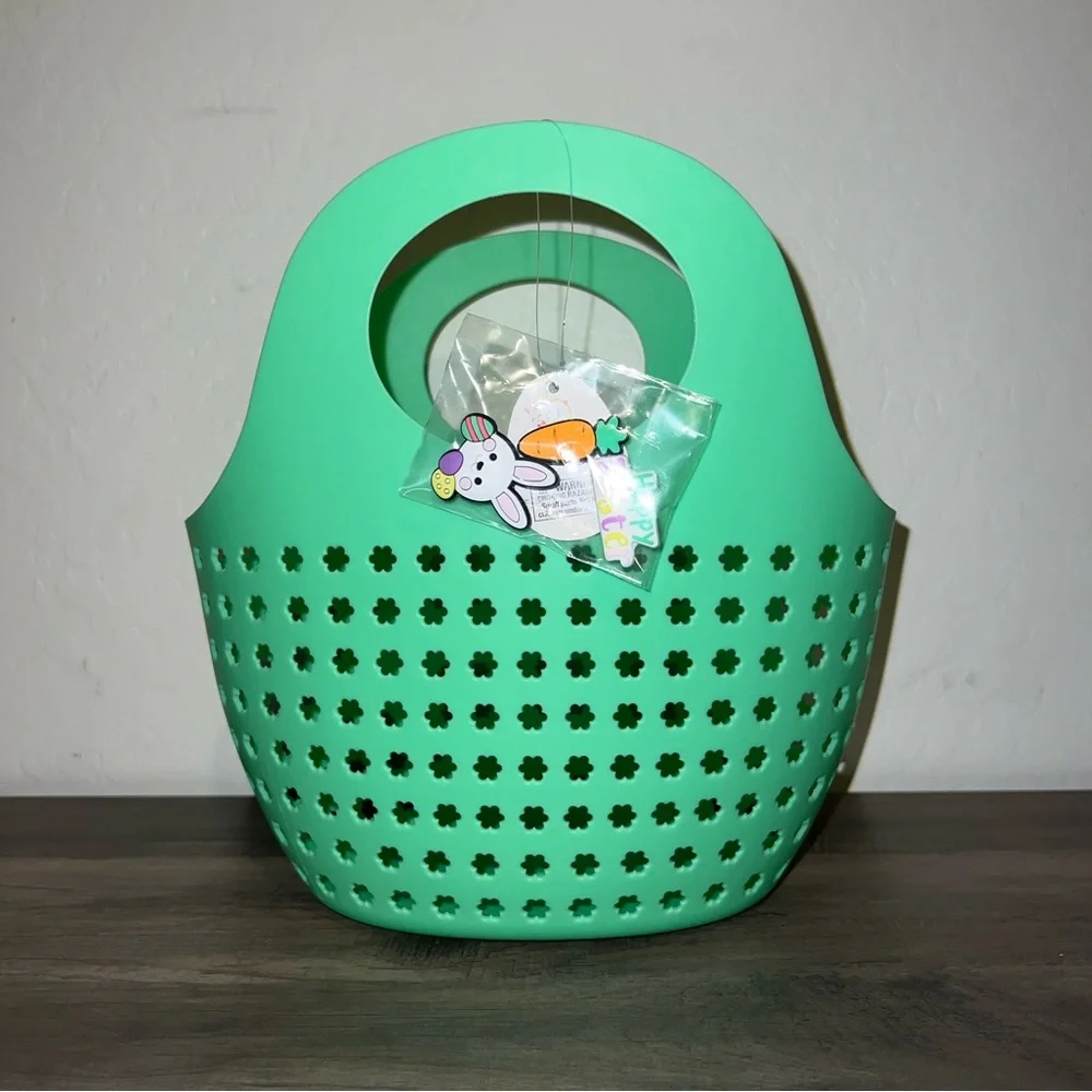 Target Bullseyes Playground Silicone Easter Basket with Charms Green